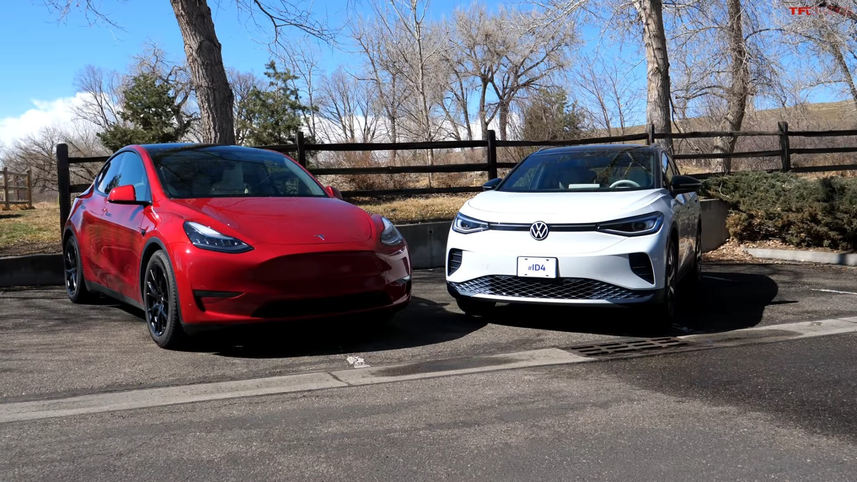 Selbst eine Tesla-Ladestation an einem Volkswagen